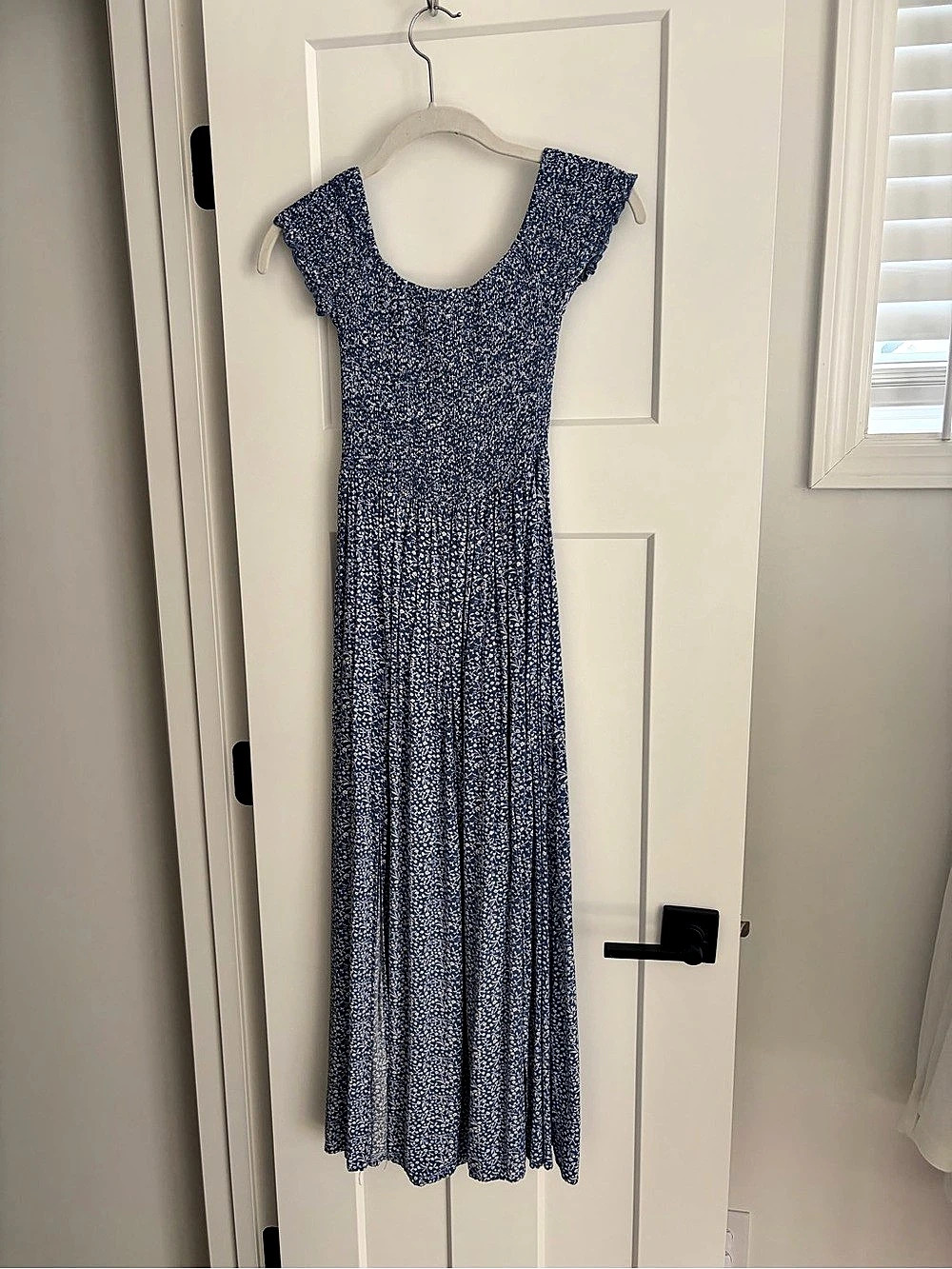 Blue & White Floral Maxi Dress Size Small Like New